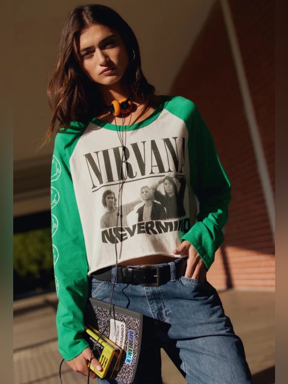 Daydreamer Nirvana Nevermind Crop Raglan Sz L Women’s
(Ago A-2)